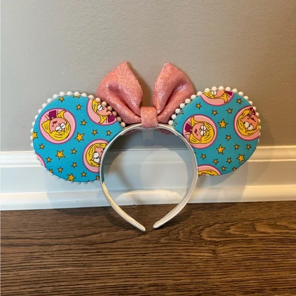 Lizzie McGuire Minnie Mouse Ears - Picture 2 of 3